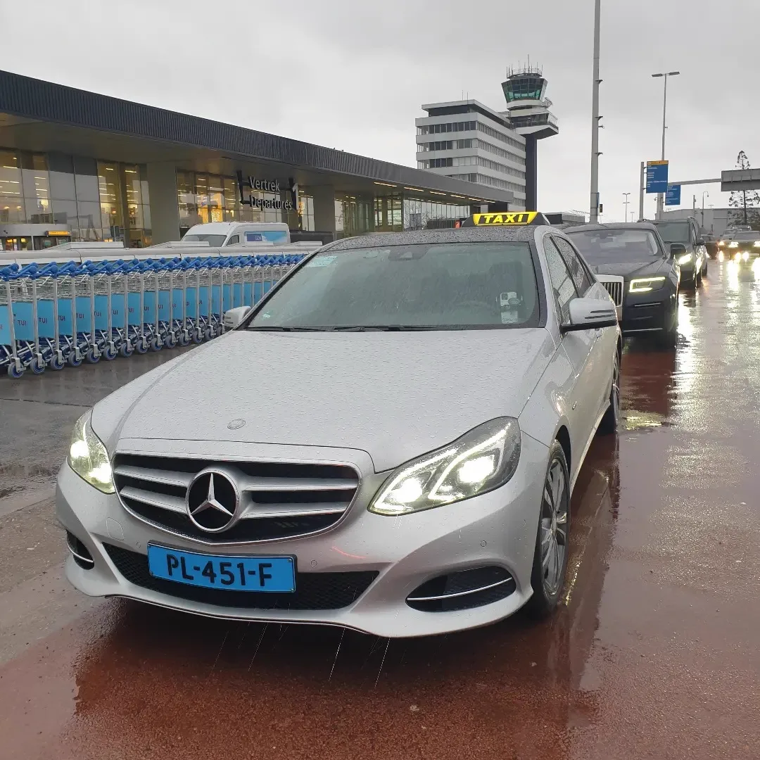 Taxi Rogis van Gorinchem naar Schiphol